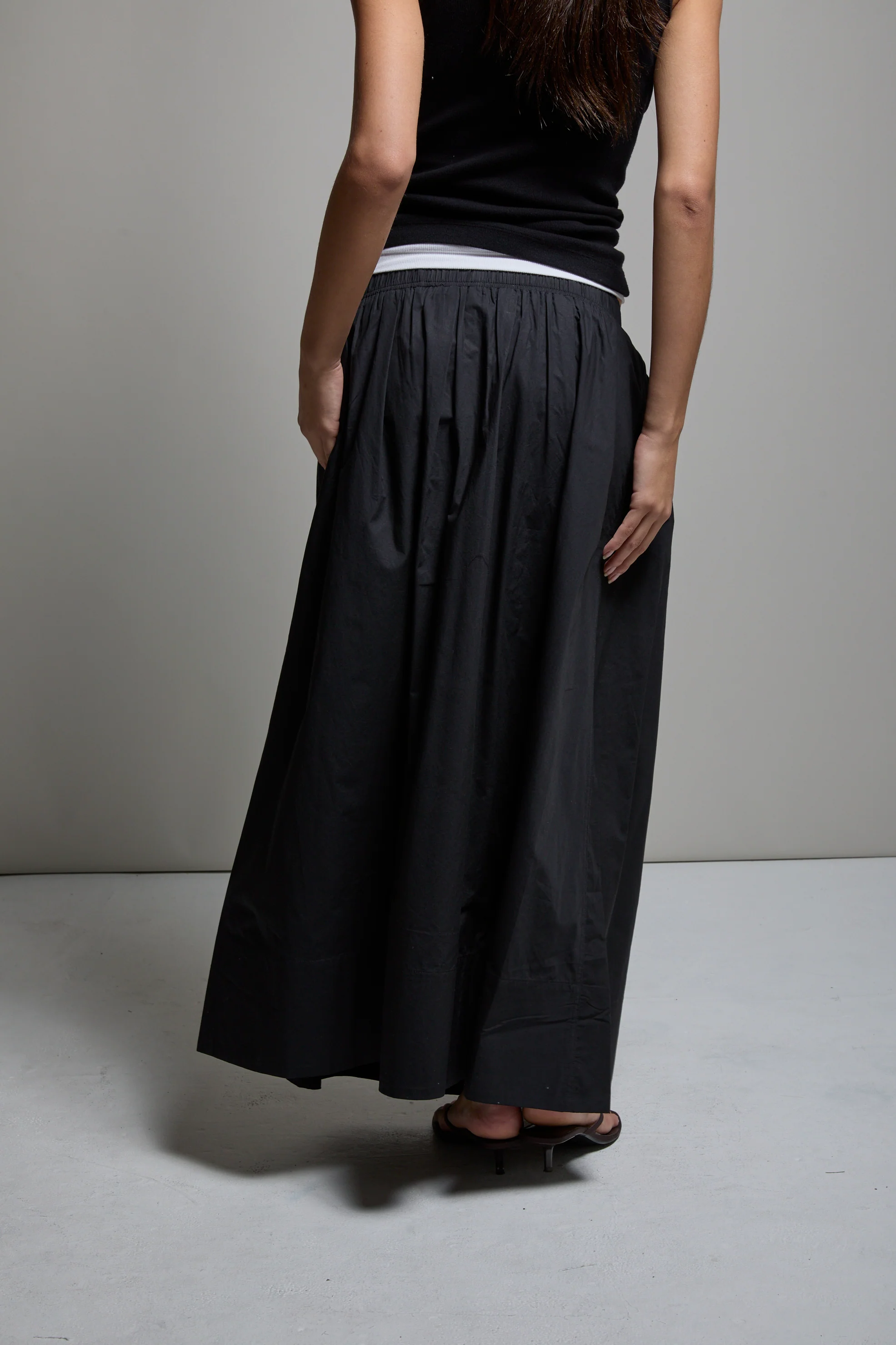 Kate Poplin Pleated Skirt - Image 17